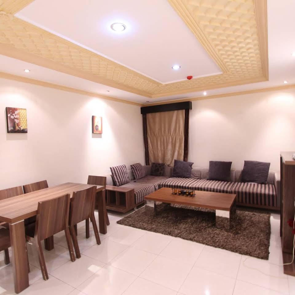 Popular attractions Area Nearby Property